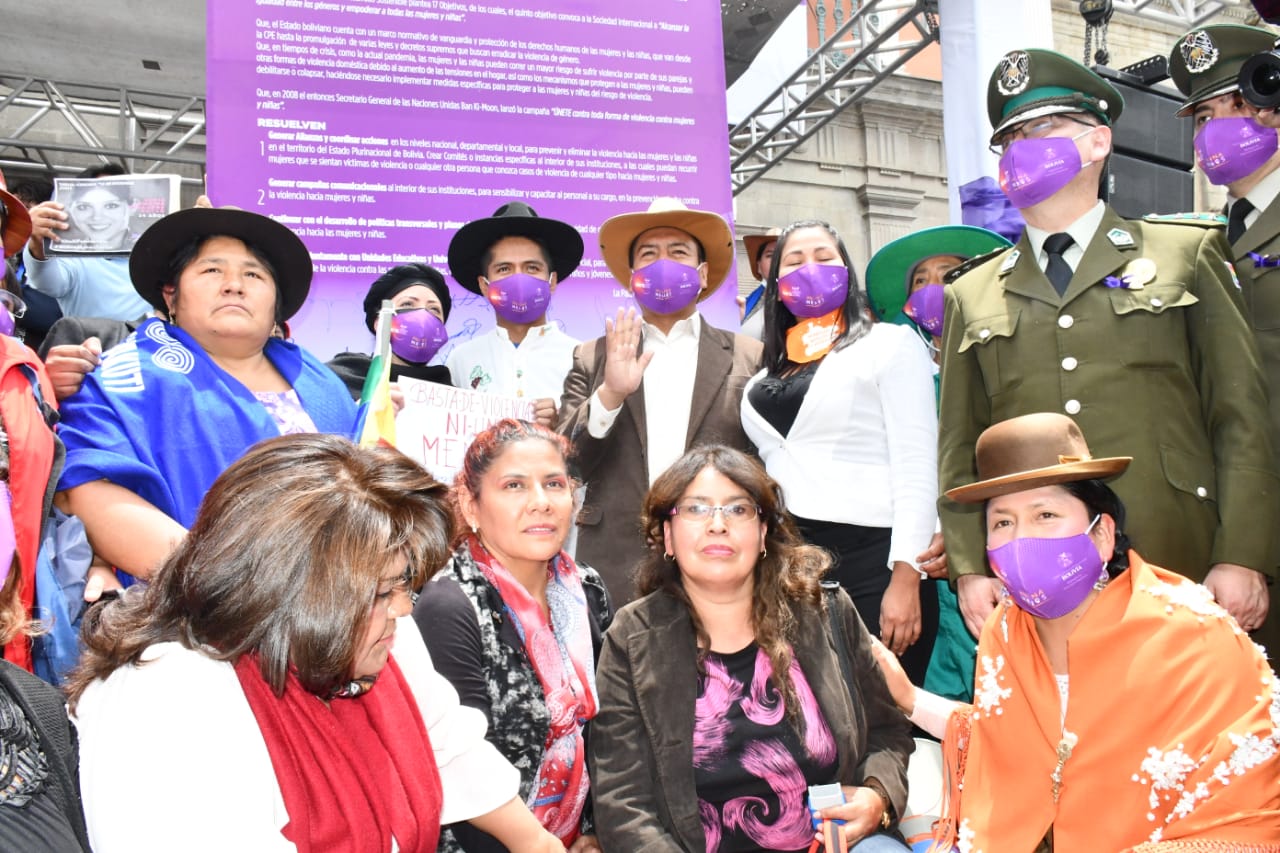 Bolivia: Legisladores aprueban uso de dióxido de cloro contra coronavirus