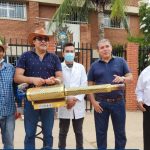 Mercado lidera campaña de fumigación en Santa Cruz