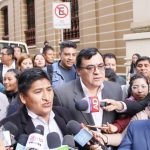 Jefe de Bancada del MAS-IPSP saliente presenta al candidato a la presidencia de Diputados y a su sucesor