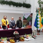 Entregan homenaje camaral a chocolates El Ceibo y a los afiliados de cooperativas fundadoras
