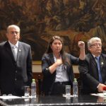 Legisladores condecoran a exdiputado por su aporte y trabajo en favor del país