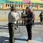 Autoridad legislativa entrega reconocimiento a la Policía Boliviana Rural y Fronteriza de Oruro