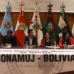 Jóvenes se capacitan en el tema de descolonización en educación