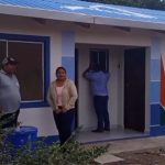 Autoridades inspeccionan construcción de viviendas sociales en Montero