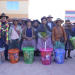 Autoridades legislativas agasajan a madres de familia en municipio de Pocoata