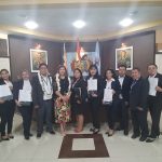 Cochabamba: Legisladora otorga reconocimientos al plantel administrativo de institutos técnicos