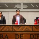 𝗗𝗶𝗽𝘂𝘁𝗮𝗱𝗼𝘀 𝗰𝗲𝗹𝗲𝗯𝗿𝗮 𝗮 𝗢𝗿𝘂𝗿𝗼 𝗰𝗼𝗻 𝘂𝗻 𝗛𝗼𝗺𝗲𝗻𝗮𝗷𝗲 𝗖𝗮𝗺𝗮𝗿𝗮𝗹 𝗽𝗼𝗿 𝘀𝘂𝘀 𝟮𝟰𝟰 𝗮𝗻̃𝗼𝘀 𝗱𝗲 G𝗲𝘀𝘁𝗮 L𝗶𝗯𝗲𝗿𝘁𝗮𝗿𝗶𝗮