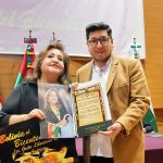 Presidente Yujra destaca labor de personalidades del Bicentenario y recibe importante reconocimiento