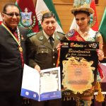 Cámara de Diputados distingue con el “Papiro de Oro del Bicentenario” a personalidades, instituciones y conjuntos folklóricos