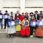 Legislativo distingue a productores de tubérculos por su aporte al desarrollo del país