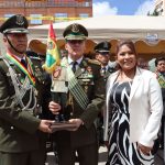 Diputada Pinto entrega reconocimiento al Comando Policial de El Alto por sus 37 años de labor institucional