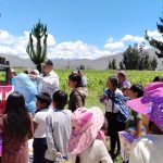 Diputados llevan alegría a niños del Valle Alto de Cochabamba