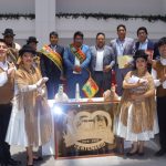 Diputados adelantan la celebración por el centenario de Charaña develando una plaqueta conmemorativa