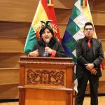 Diputada Bilbao entregó reconocimientos a conjuntos folklóricos del Jisk’a Anata de La Paz y las comparsas carnavaleras de El Alto